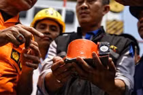 Đã khôi phục được dữ liệu hộp đen máy bay Indonesia
