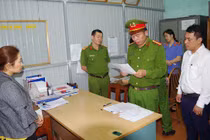 Giả làm cán bộ sở, lừa chạy việc chiếm đoạt hơn 4 tỷ đồng