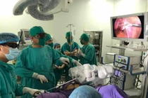 Ứng dụng cánh tay robot trong phẫu thuật nội soi tại BV Sản Nhi Quảng Ninh