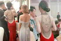 Mặc hở táo bạo trong đám cưới, cô dâu khiến khách mời ái ngại