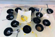 “Thượng đế” gọi món, chủ quán nhìn “hậu trường” thở dài ngao ngán