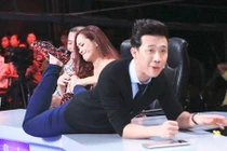 MC Trấn Thành bị Minh Khang cướp giầy ở Người bí ẩn