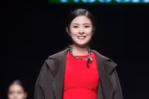 Hoa hậu Ngọc Hân tự tin trình làng bộ sưu tập mới