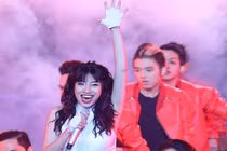 Pha Lê cười tươi khi bị loại khỏi The Remix 2015