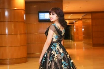 Hoa hậu Kỳ Duyên quý phái với đầm ren