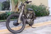 Honda Cub 81 độ phong cách “đồng nát” siêu độc tại VN