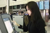 "Đứng tim" khi phát hiện gương mặt thật của mỹ nữ chụp nghiêng