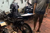 Tạm giữ nhiều xe “quái dị” khi đột kích “lò độ xe” ở Sài Gòn