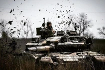 Kịch chiến Kursk: Nga cho nổ tung cầu, quân tinh nhuệ Ukraine đầu hàng