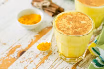 Cách pha latte nghệ vừa làm đẹp da vừa tốt cho dạ dày