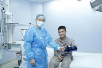 Việt Nam thực hiện thành công ca ghép tay đầu tiên trên thế giới từ người cho còn sống 