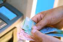 Rút tiền tại ATM, coi chừng bị sao chép thông tin trên thẻ 