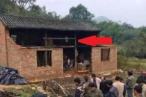 Dỡ ngôi nhà cổ 300 tuổi, sung sướng phát hiện ‘báu vật’ nghìn tỷ