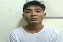 Kẻ đổ xăng thiêu sống vợ và con trai đối mặt án tử