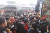 Người dân hối hả rời Hà Nội nghỉ Tết Dương lịch 2016