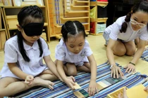 Con đại gia học gì ở trường mầm non phí 10 triệu/tháng