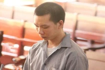 Phẫn uất con trai dùng chày giết mẹ vì... thiếu tiền 