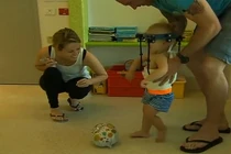 Sốc: Em bé bị gãy rời đầu vẫn được cứu sống