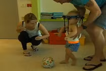 Sốc: Em bé bị gãy rời đầu vẫn được cứu sống