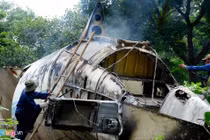 Xem cảnh xẻ thịt máy bay Boeing 707 đầu tiên của VN