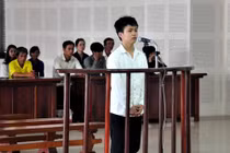 Bị “dạy dỗ”, thiếu niên đâm chết bạn nhậu