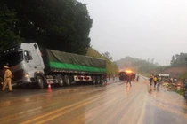 Nguyên nhân vụ tai nạn xe đón dâu trên cao tốc Lào Cai-Nội Bài