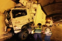 Tai nạn tại hầm đường bộ Hải Vân: 2 người thương vong