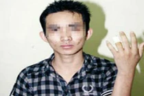 Bố mẹ ngất xỉu khi thấy ngón tay con trai trong phong bì