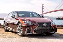 Xe sang Lexus LS 500 dính lỗi chết máy tại Việt Nam 