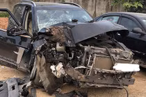 Xe ôtô Trung Quốc Zotye Z8 tai nạn "nát đầu" tại Việt Nam