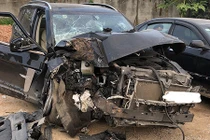 Xe ôtô Trung Quốc Zotye Z8 tai nạn "nát đầu" tại Việt Nam