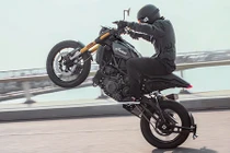 Chi tiết flat tracker Indian FTR 1200 mới hơn nửa tỷ đồng 