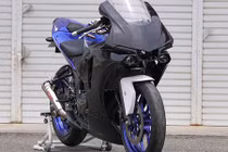 “Hô biến” Yamaha R25 thành siêu môtô R1 đời mới nhất