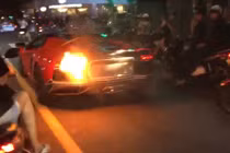 Cổ vũ tuyển Việt Nam - Lamborghini Aventador hơn 20 tỷ bốc cháy