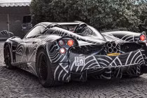 "Thần gió" mui trần Pagani Huayra lần đầu lộ diện