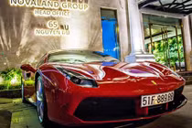 Ferrari 488 GTB trị giá 15 tỷ đỏ rực trên phố Sài Gòn