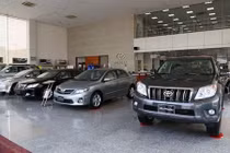 Nhiều mẫu ôtô tiếp đà giảm giá sau "tháng cô hồn"