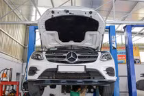 Nước không thể vào cầu khi rửa xe Mercedes GLC