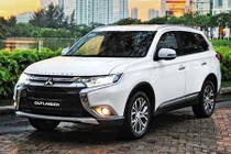 Mitsubishi Outlander CKD chốt giá 808 triệu "đấu" Mazda CX-5 