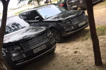 Bộ đôi Range Rover tiền tỷ đọ “biển khủng” tại Quảng Ninh