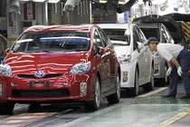 Triệu hồi hàng loạt xe Toyota Corolla, Prius và C-HR dính lỗi 