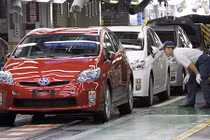 Triệu hồi hàng loạt xe Toyota Corolla, Prius và C-HR dính lỗi 