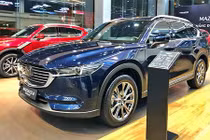 Mazda CX-8 giảm 100 triệu tại Việt Nam "đấu" Hyundai SantaFe