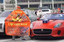 Siêu xe cả nước "biến hình" cổ vũ tuyển Việt Nam vô địch