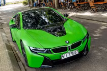 BMW i8 màu xanh xuất hiện ở Sài Gòn