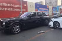 Chủ xe Rolls-Royce "khuyên" tài xế Hyundai bán nhà sau va chạm