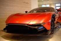 Ngắm siêu xe “dội bom” Aston Martin Vulcan đầu tiên tại Mỹ