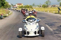 Hàng trăm “xế khủng” đổ về Thành phố Vinh, Nghệ An tụ hội