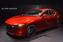 Mazda3 mới thêm dẫn động 4 bánh, giá từ 506 triệu đồng