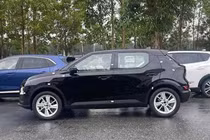 VinFast VF5 2023 "giá mềm" lộ ảnh nội thất xịn sò khi chạy thử